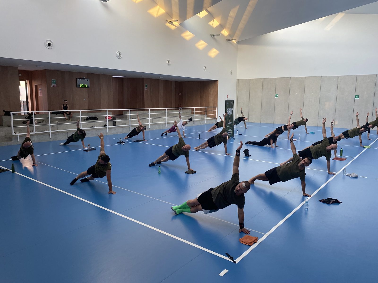 Esercizi a corpo libero in palestra — GDM Lurate Caccivio