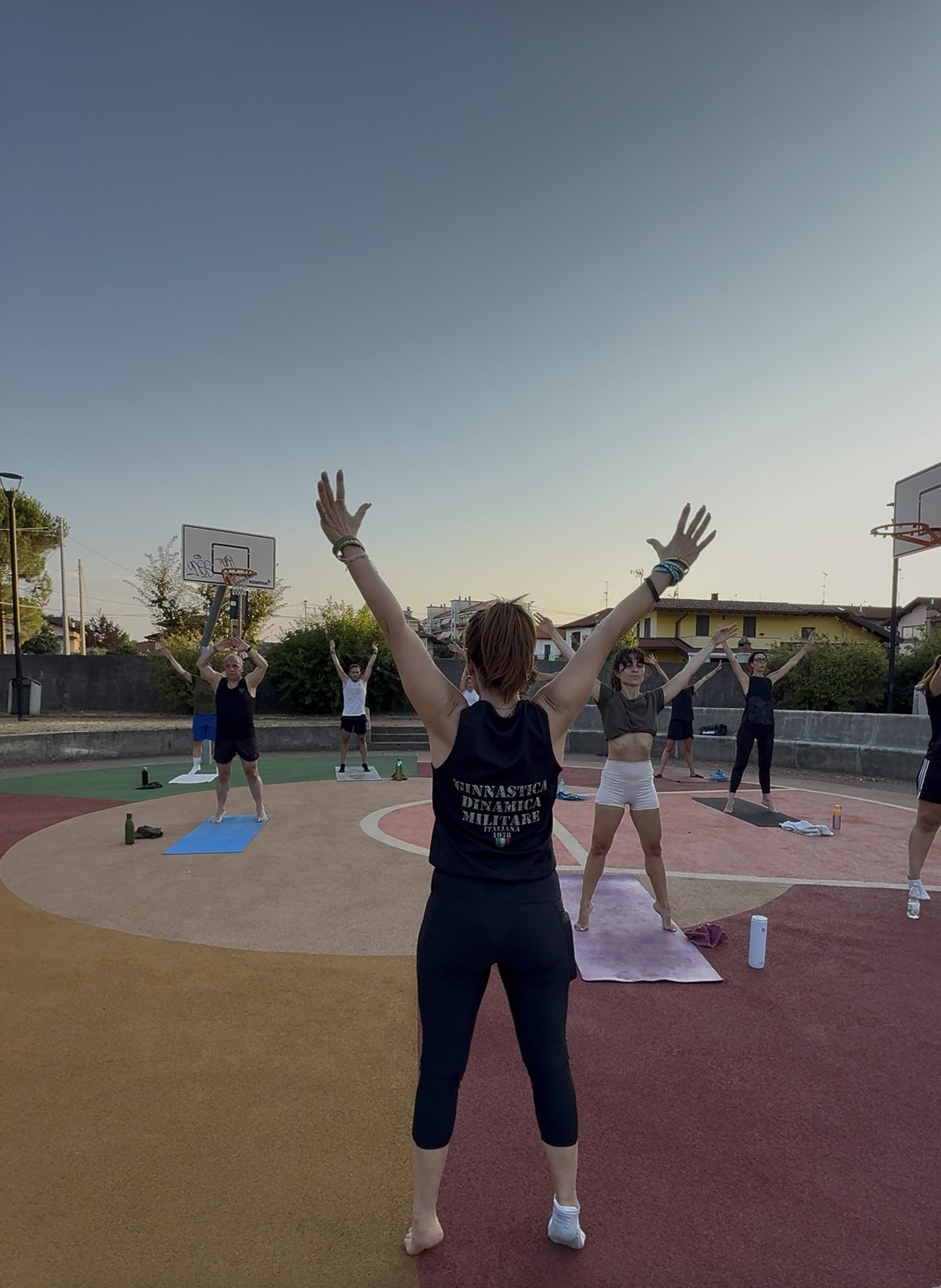 Allenamento al tramonto sul campo all'aperto — GDM Lurate Caccivio