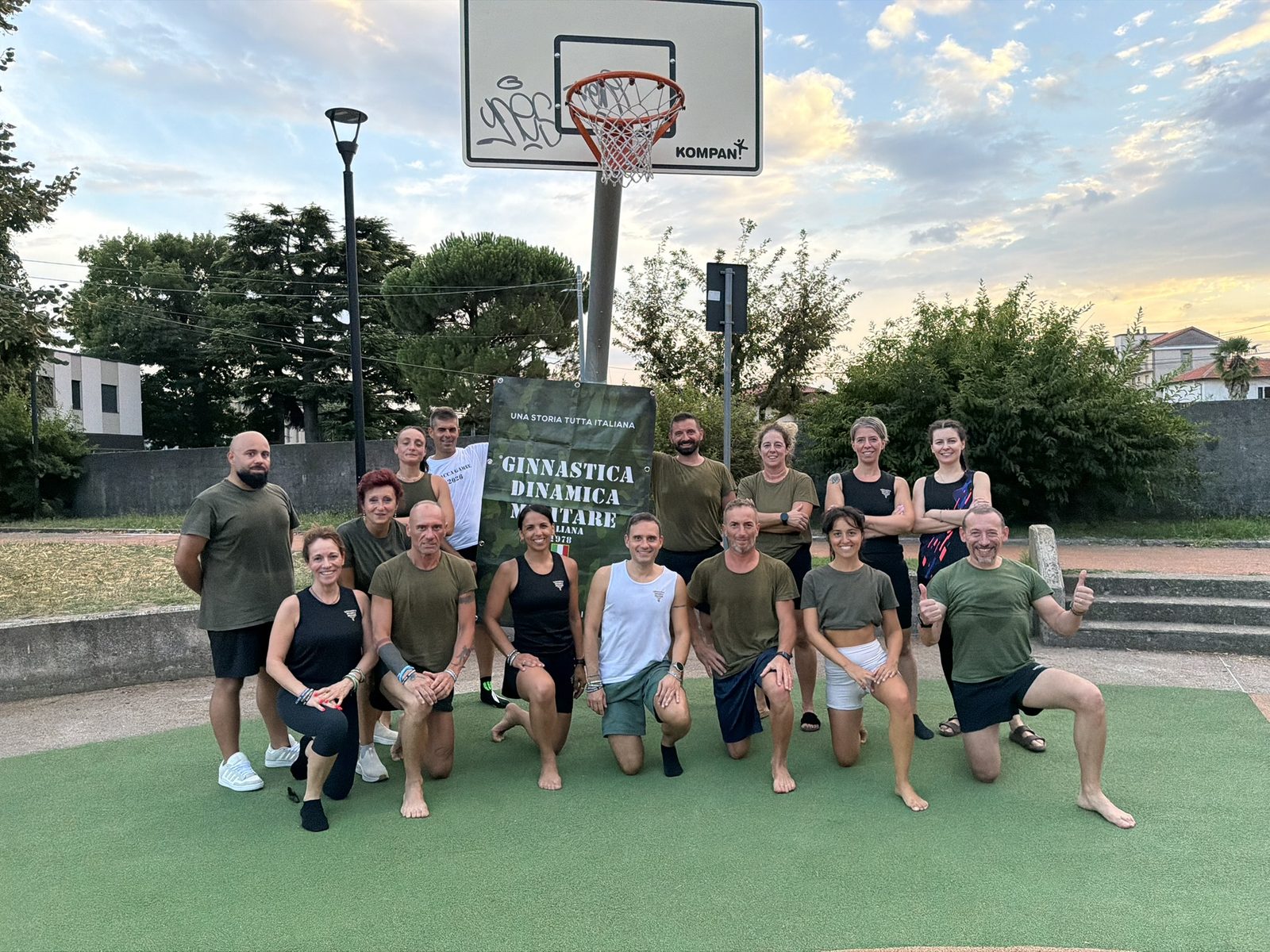 La squadra GDM Lurate Caccivio al campo all'aperto