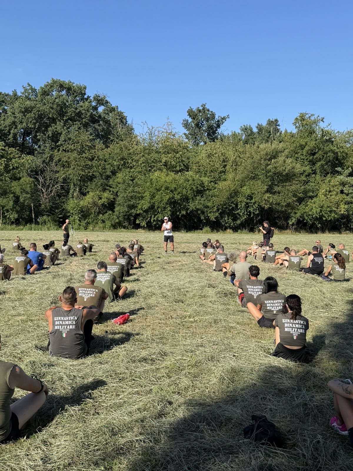 Allenamento di gruppo all'aperto sul prato — GDM Lurate Caccivio